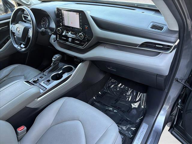 Used 2020 Toyota Highlander Limited image 28