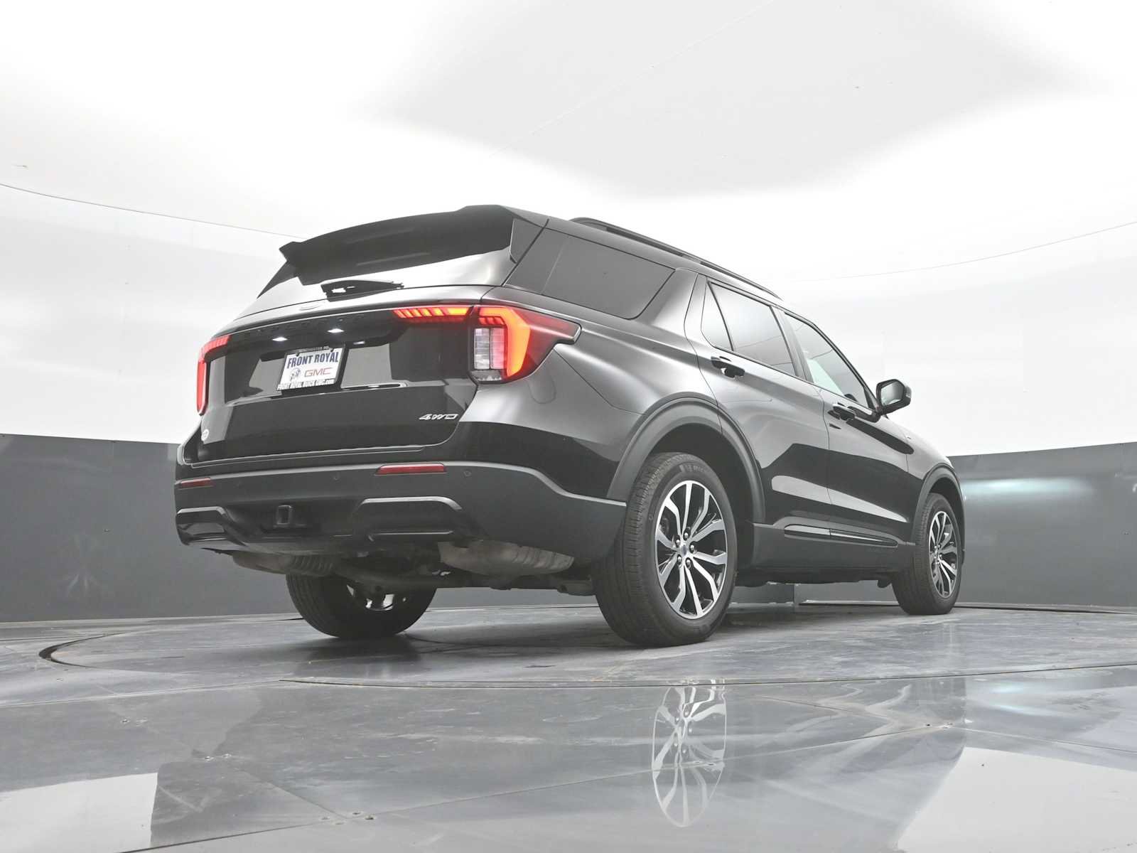 Used 2025 Ford Explorer ST-Line AWD/4WD image 46