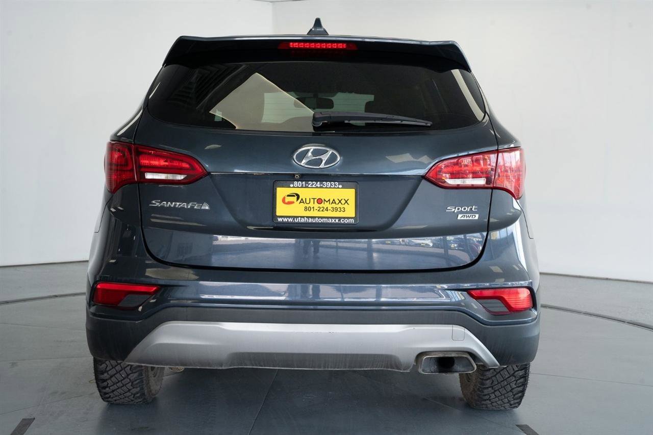 Used 2017 Hyundai Santa Fe Sport image 6