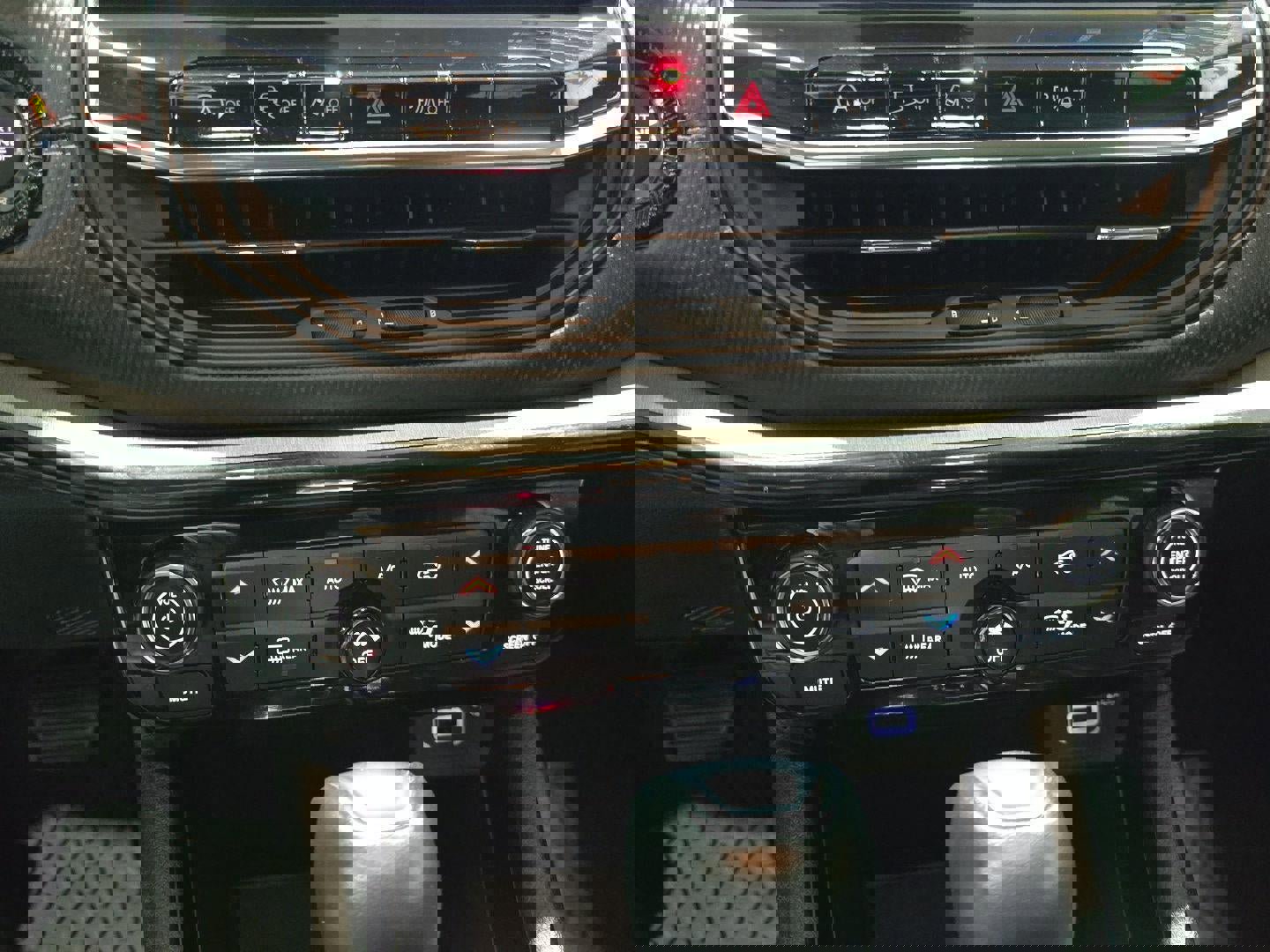 Used 2022 Jeep Compass Trailhawk image 15