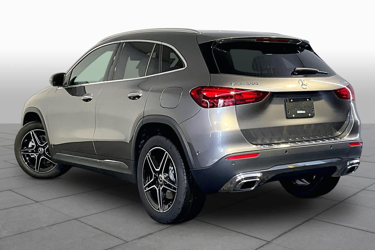 New 2026 Mercedes-Benz GLA 250 4MATIC image 3