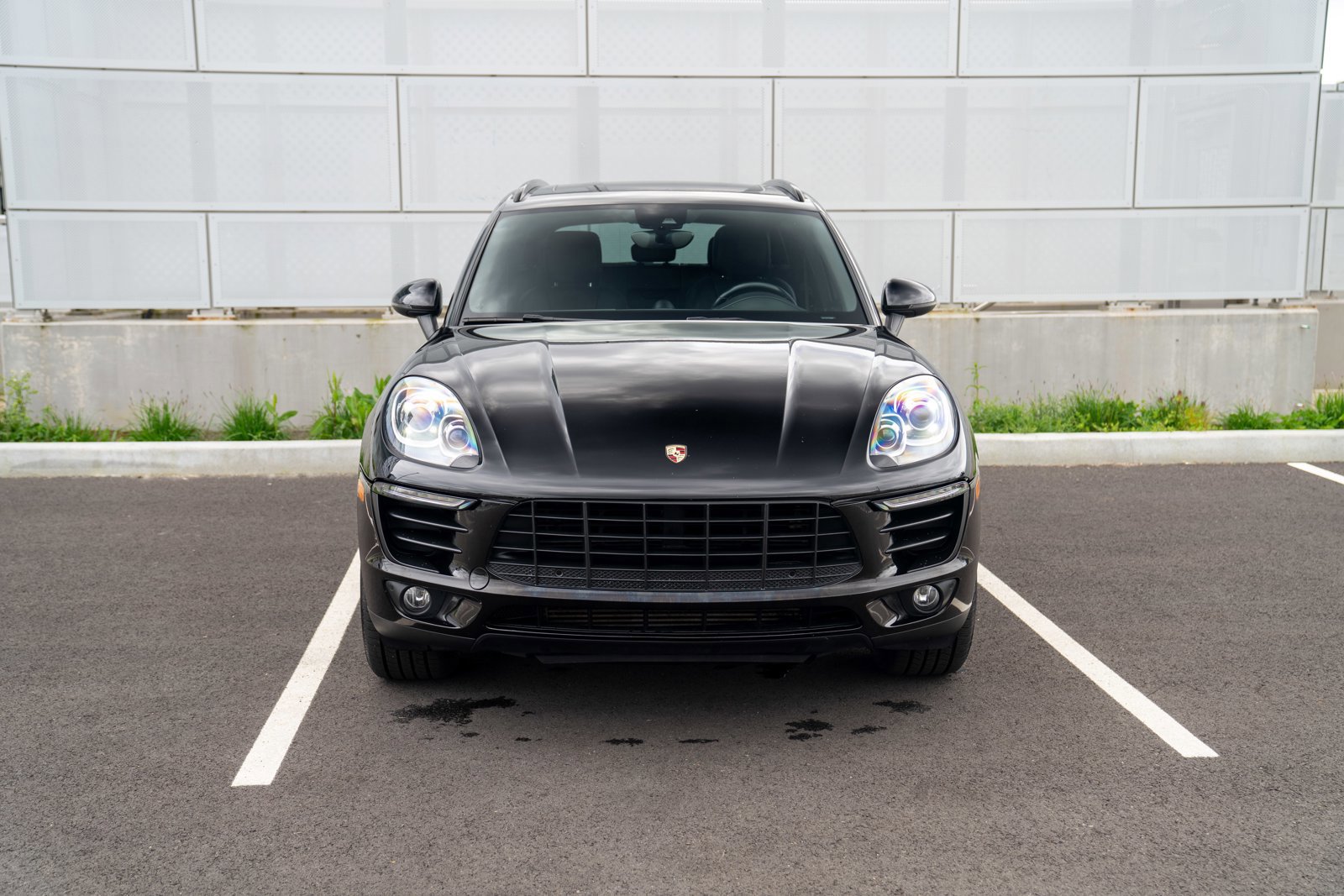 Certified 2018 Porsche Macan AWD/4WD image 6