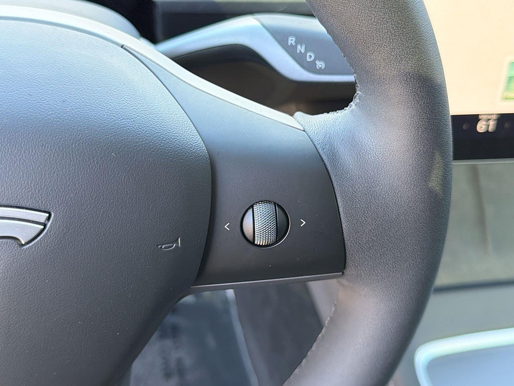 Used 2024 Tesla Model Y Long Range RWD image 10