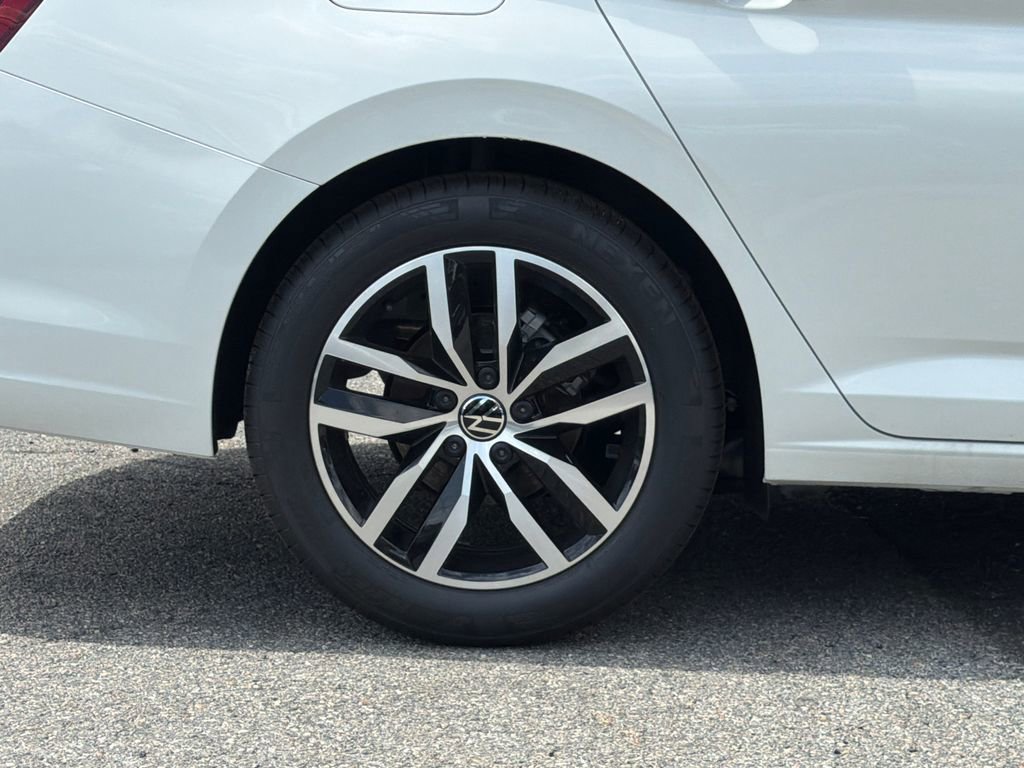 New 2026 Volkswagen Jetta SE image 4