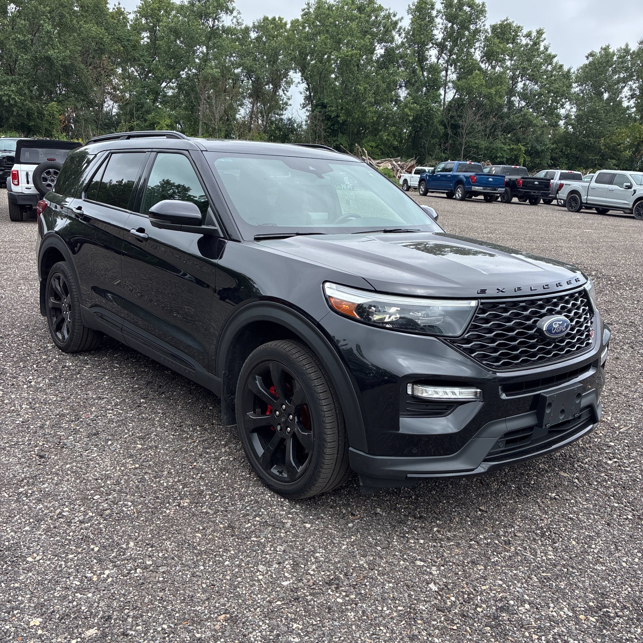 Used 2023 Ford Explorer ST w/ Technology Package AWD/4WD image 3