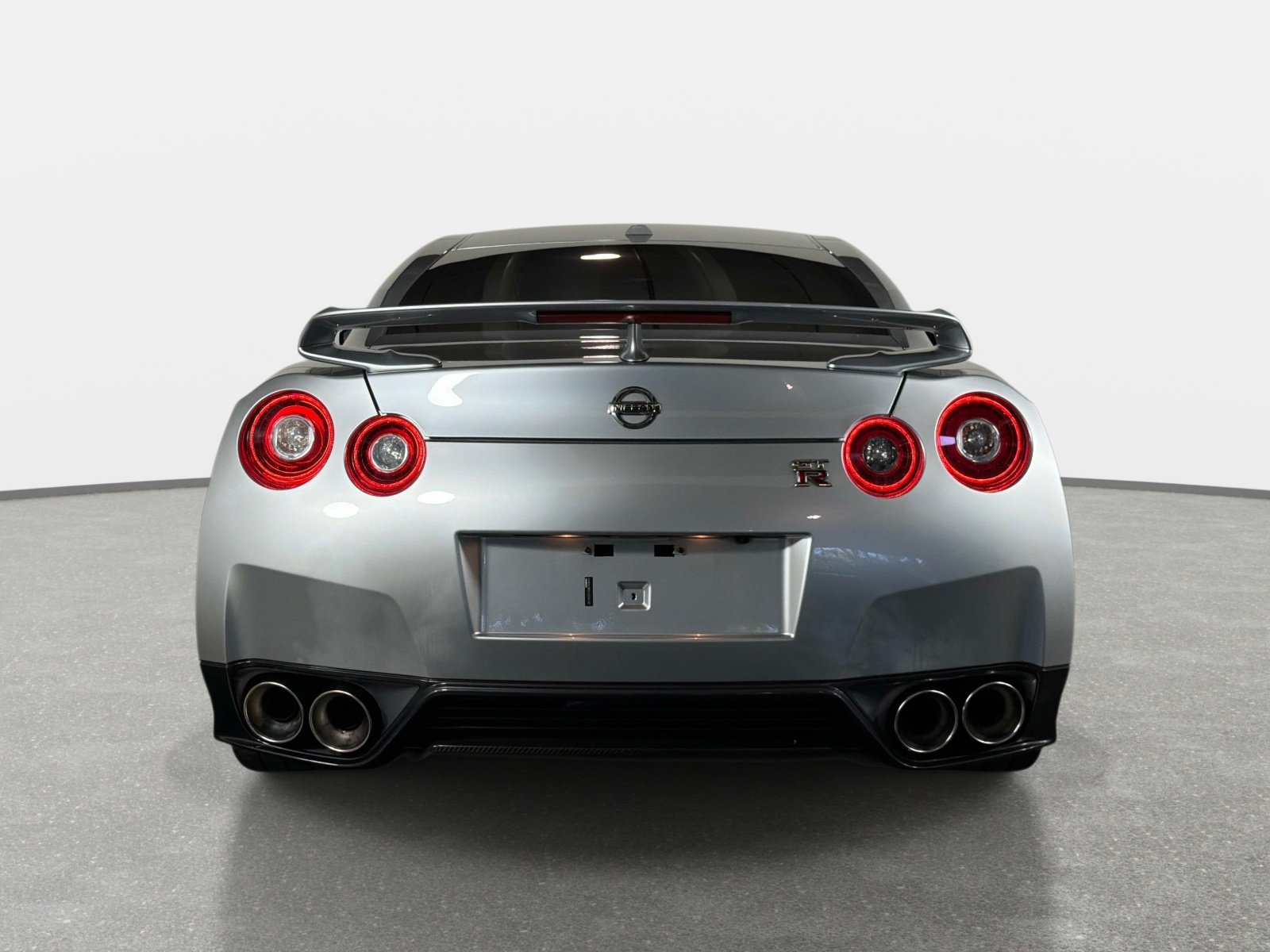 Used 2016 Nissan GT-R Premium AWD/4WD image 4