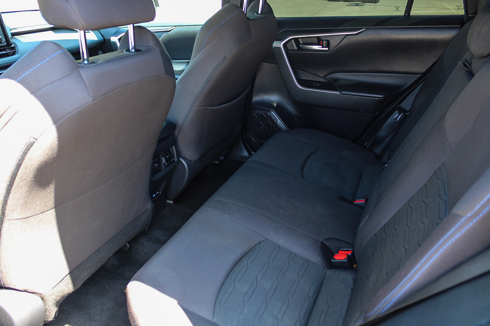 Used 2022 Toyota RAV4 SE w/ Convenience Package AWD/4WD image 20