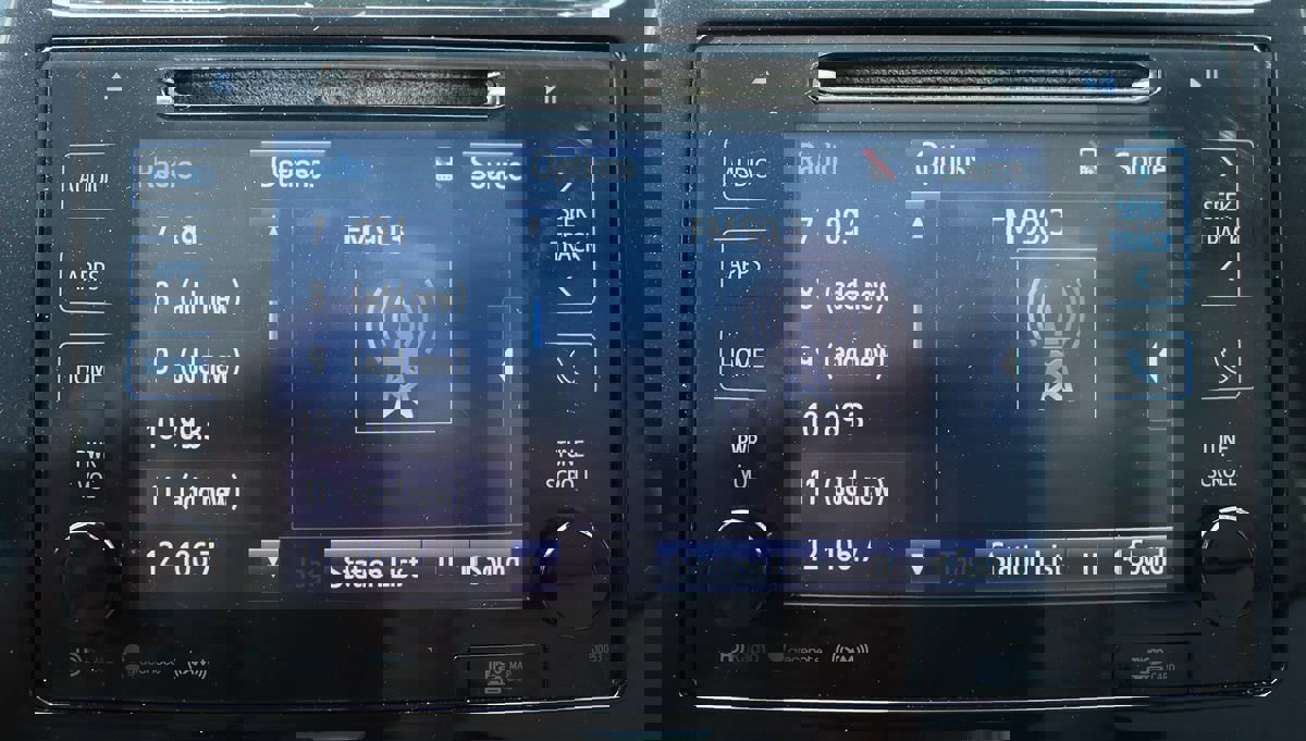 Used 2016 Toyota Prius Three Touring FWD image 46