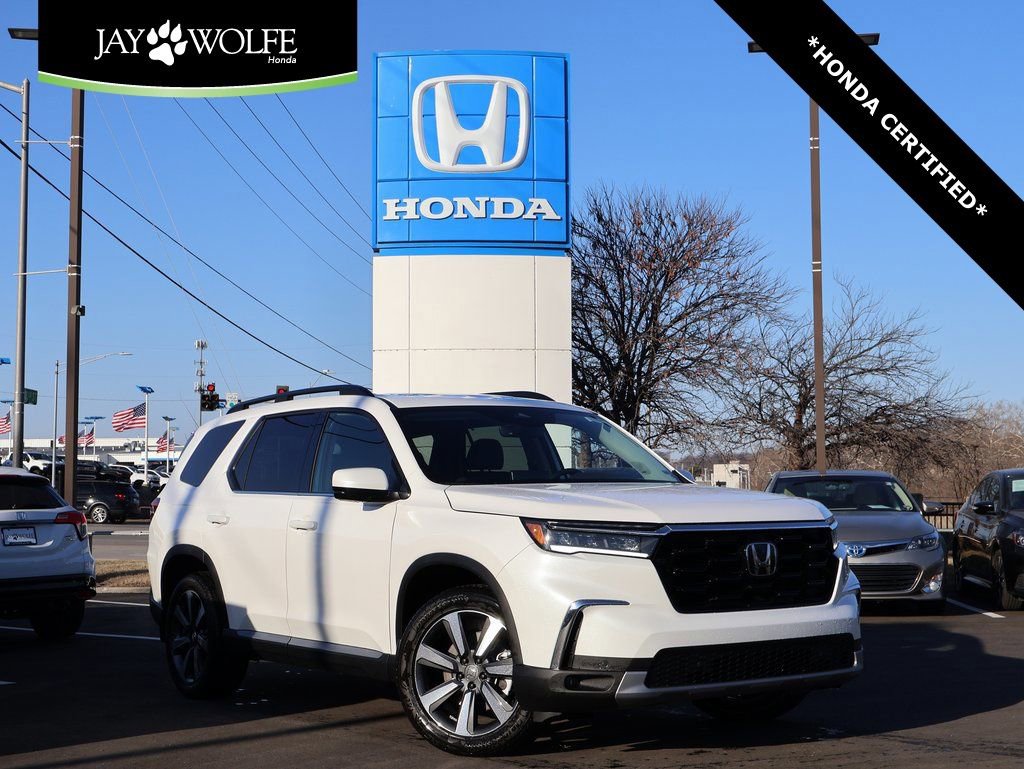 Certified 2025 Honda Pilot Touring