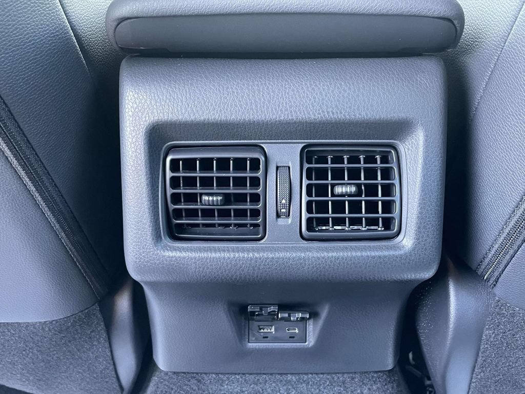 Used 2026 Toyota Camry SE w/ Convenience Package FWD image 10