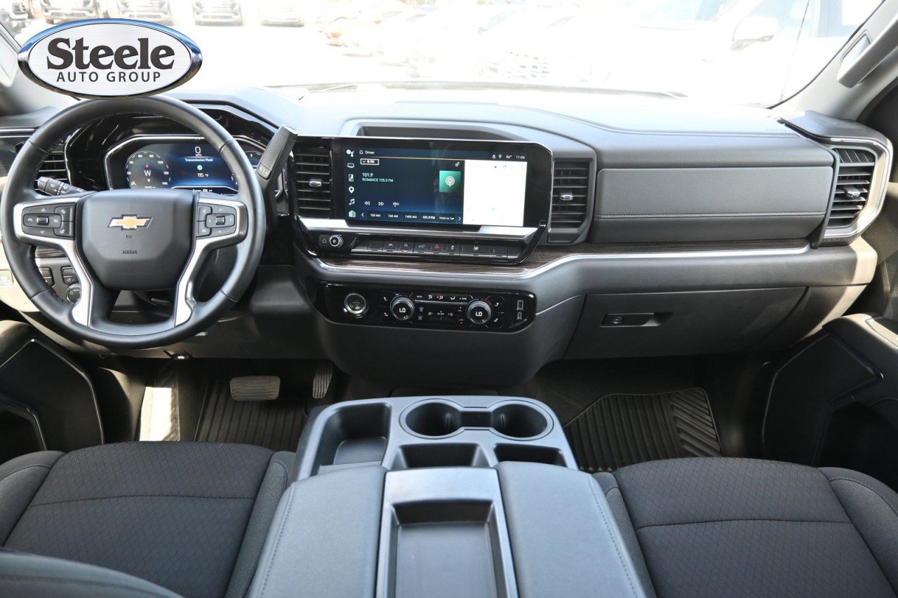 Certified 2024 Chevrolet Silverado 1500 LT AWD/4WD image 7