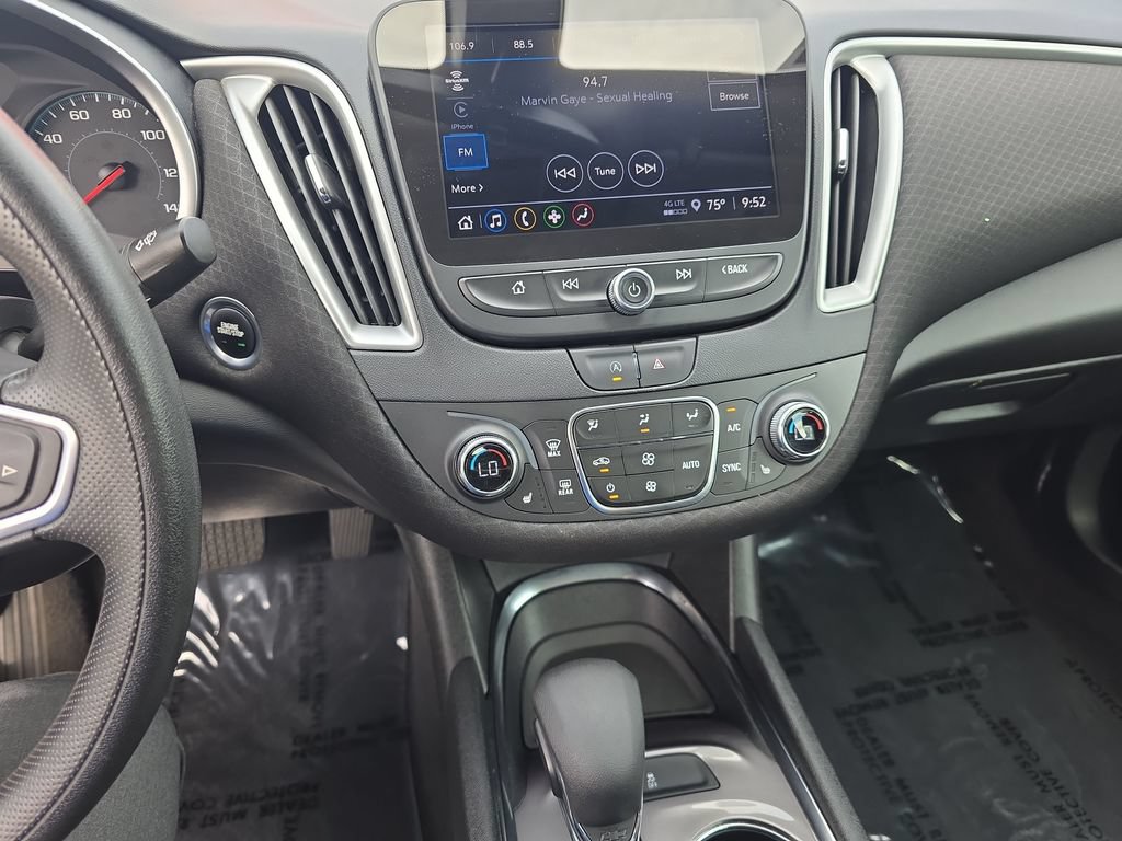 Used 2022 Chevrolet Malibu LT FWD image 16