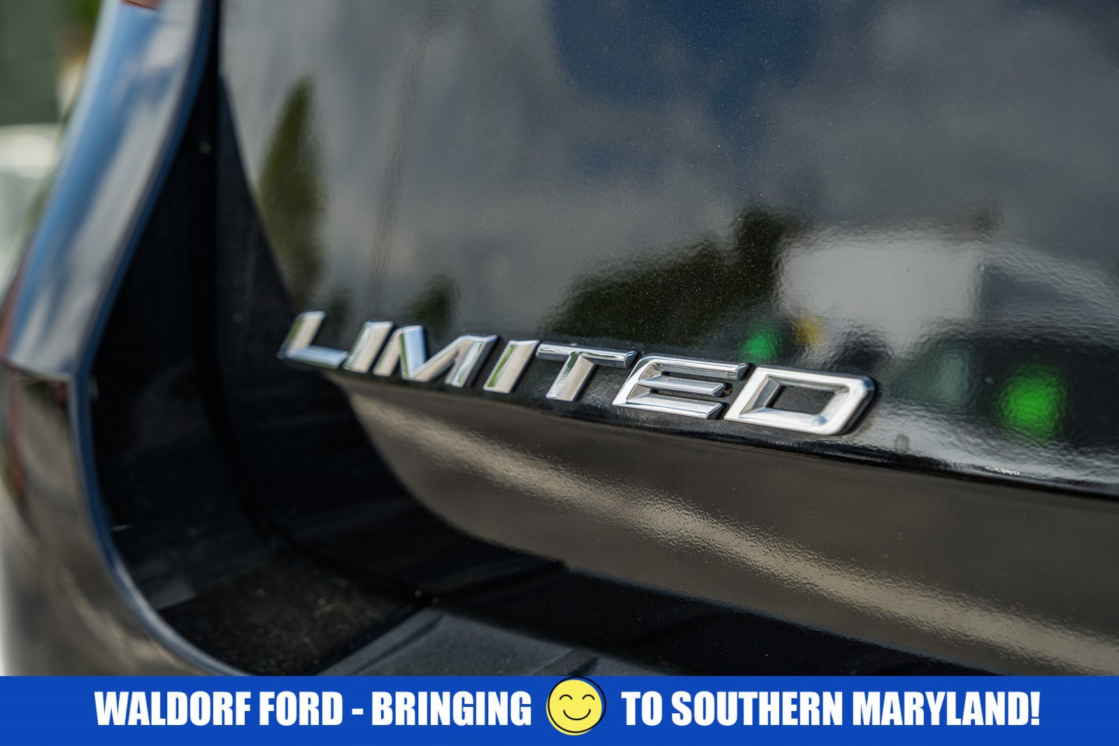 Used 2023 Ford Explorer Limited w/ Limited Technology Package AWD/4WD image 10