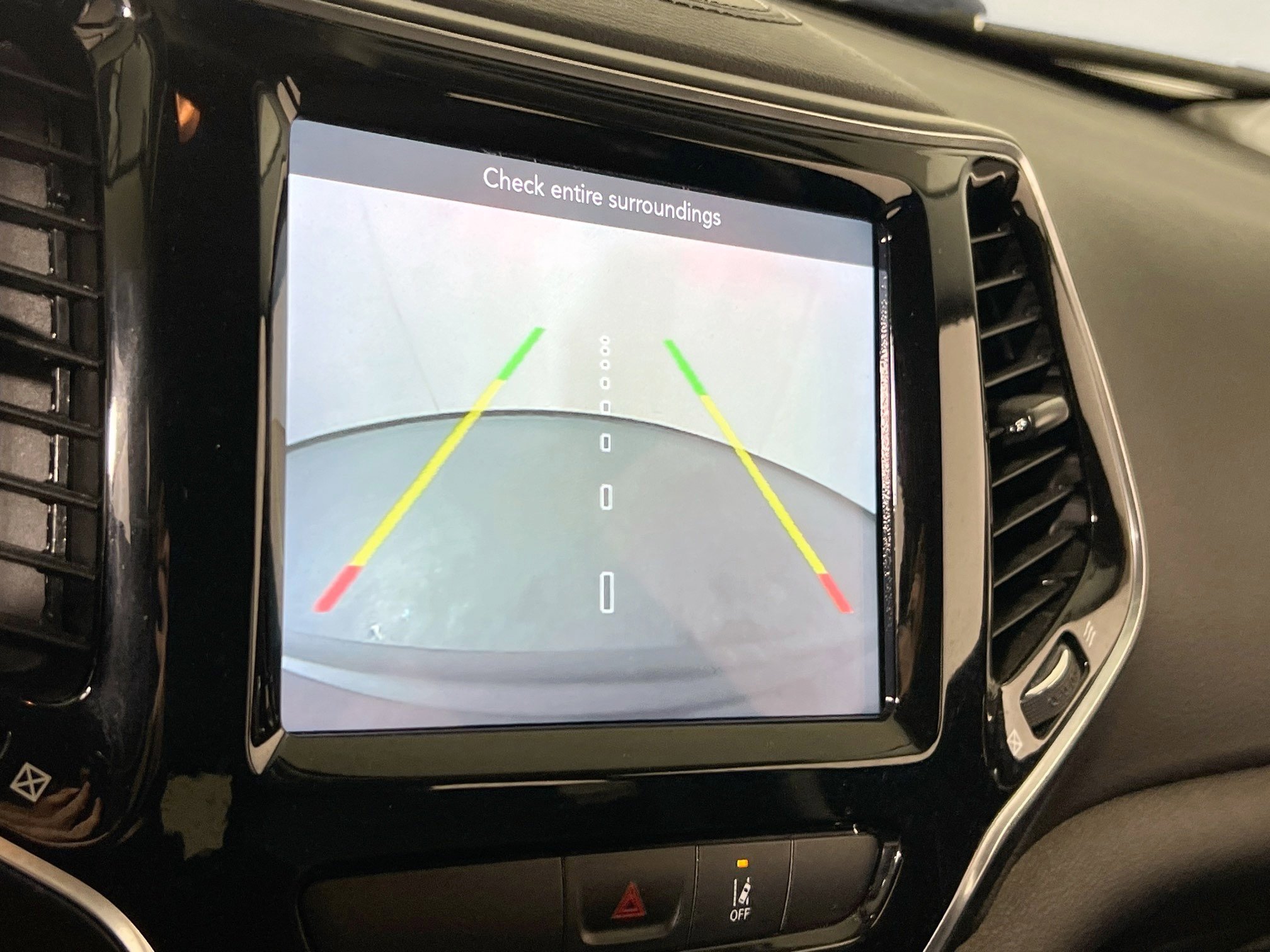 Used 2022 Jeep Cherokee Limited image 13