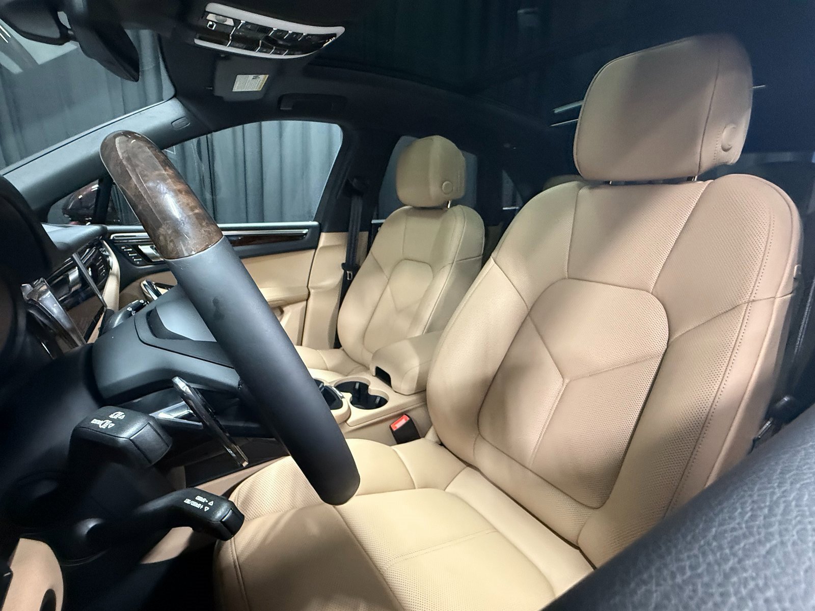 New 2026 Porsche Macan image 16