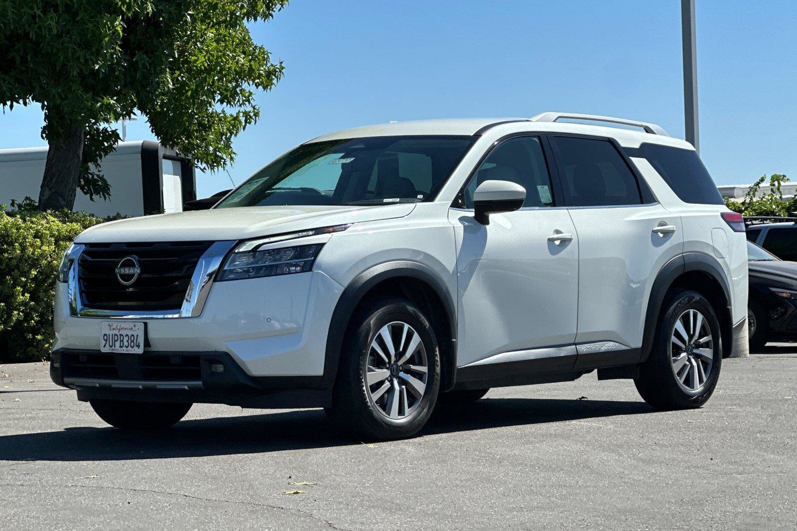 Used 2022 Nissan Pathfinder SL AWD/4WD image 7