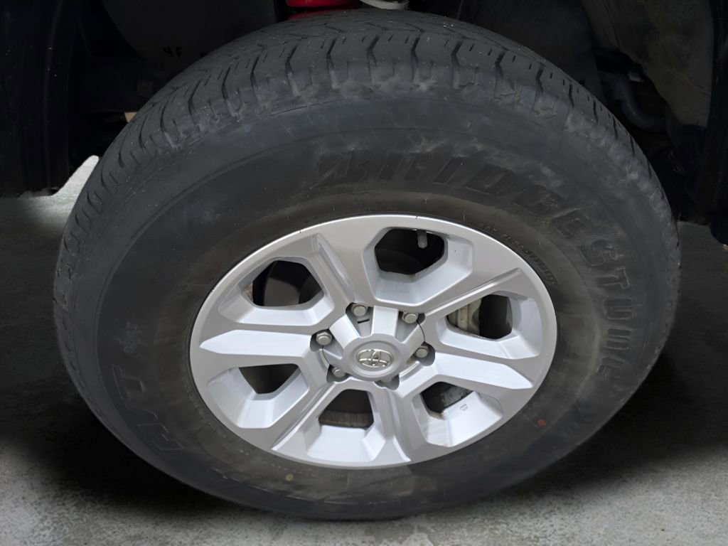 Used 2023 Toyota Tacoma TRD Off-Road AWD/4WD image 30