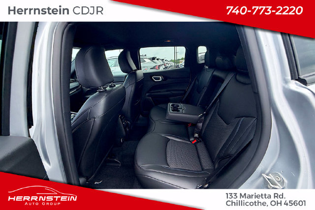 New 2026 Jeep Compass Latitude AWD/4WD image 11