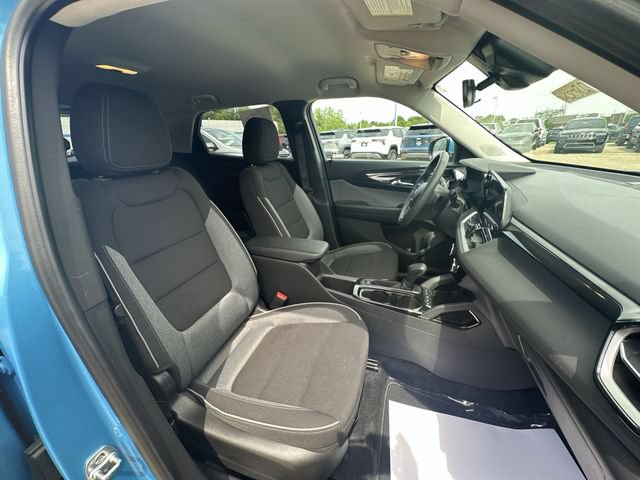 Used 2025 Chevrolet TrailBlazer LT AWD/4WD image 30