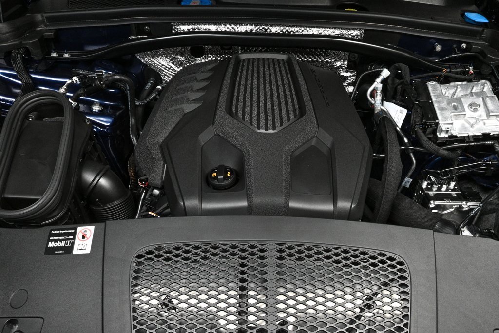 New 2026 Porsche Macan image 36