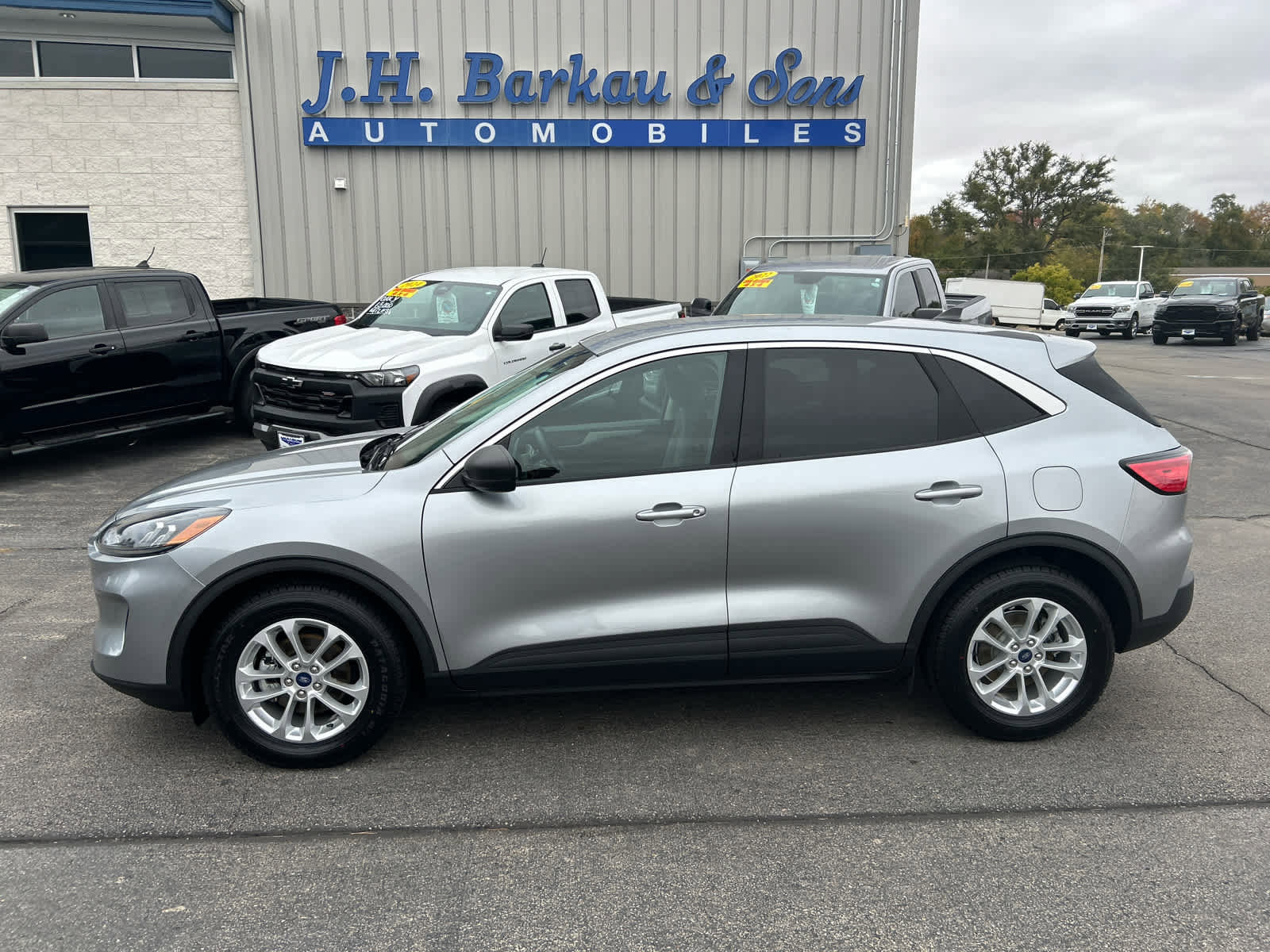 Used 2022 Ford Escape SE w/ Cold Weather Package image 6