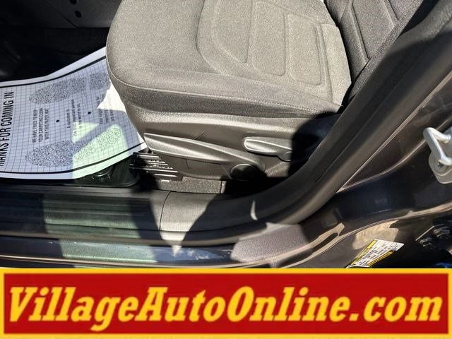 Used 2019 Jeep Renegade Latitude w/ Cold Weather Group AWD/4WD image 17