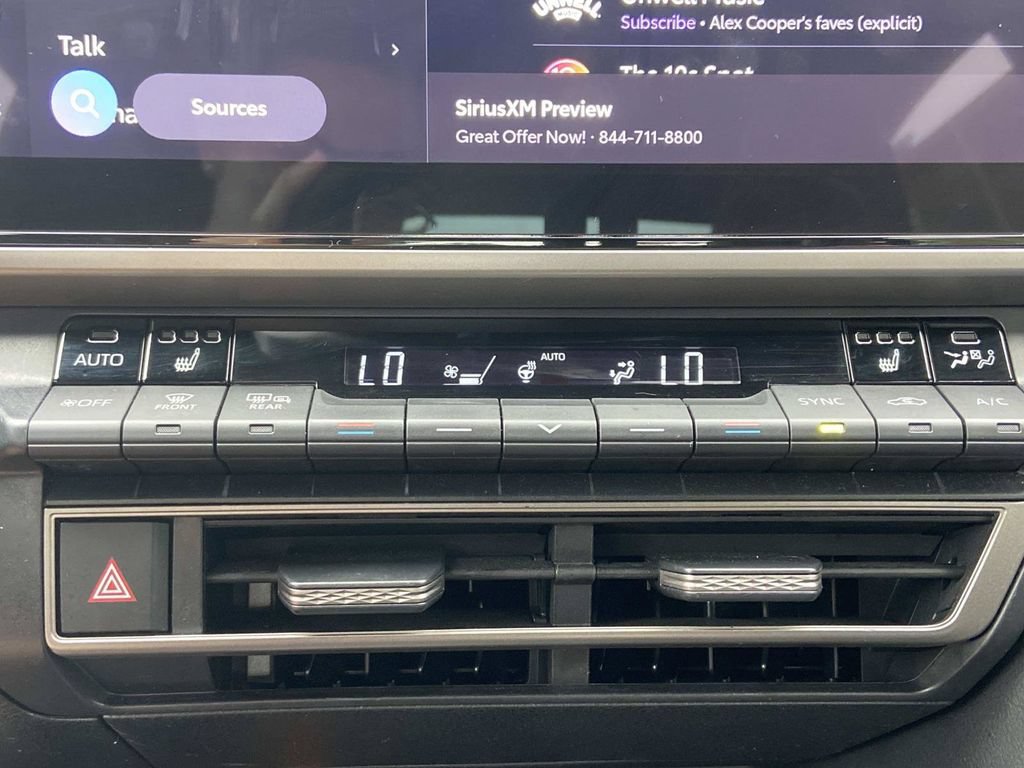 Used 2025 Toyota Camry XSE FWD image 39