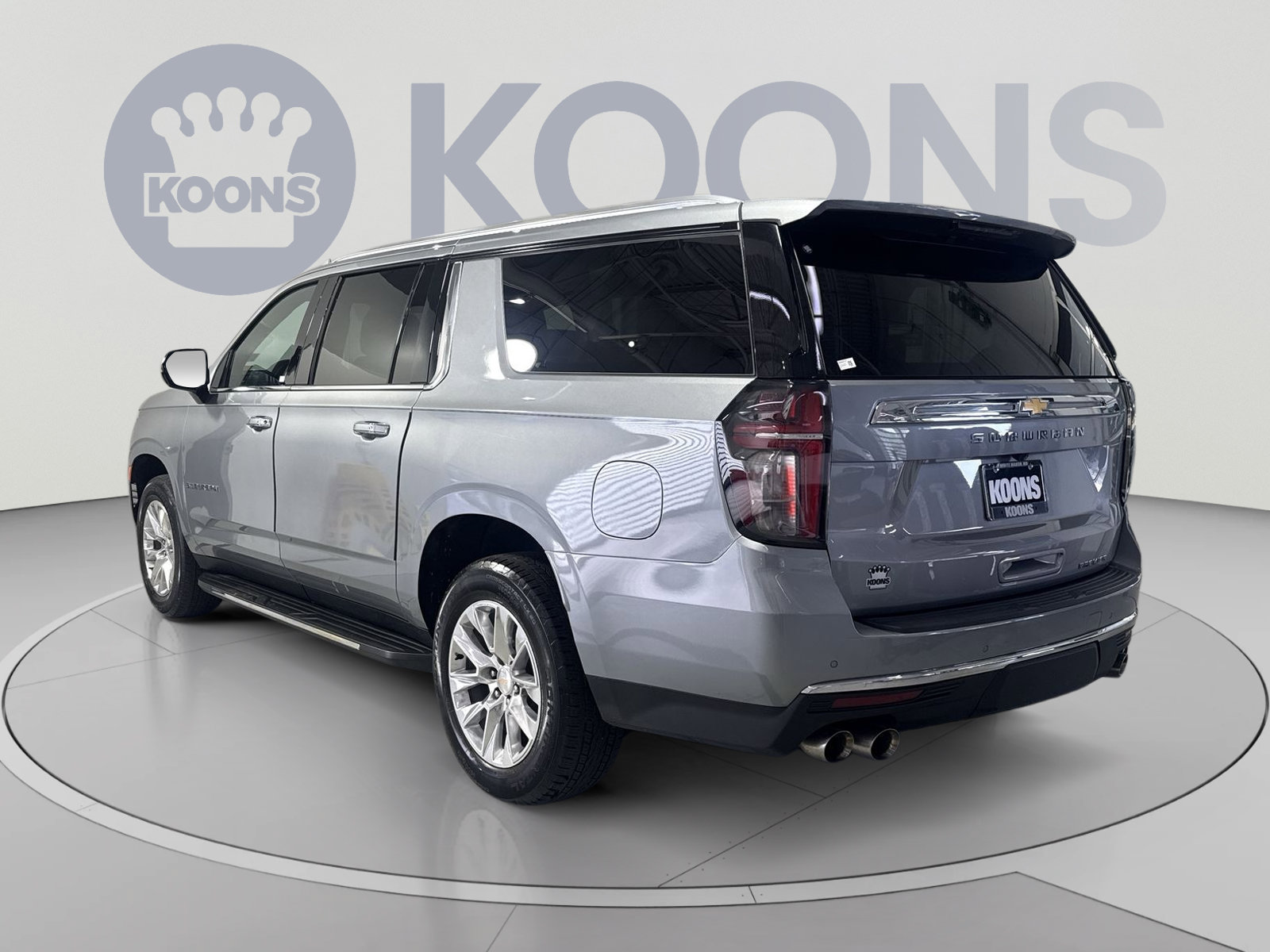 Used 2024 Chevrolet Suburban Premier AWD/4WD image 8