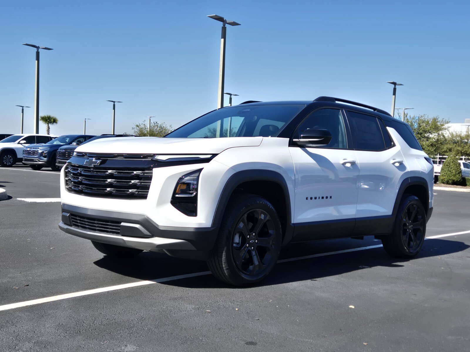 New 2026 Chevrolet Equinox LT w/ Convenience Package II image 2