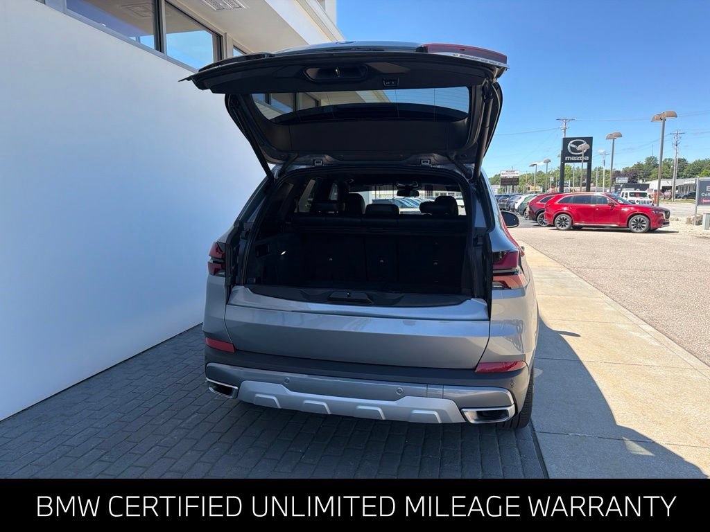 Used 2024 BMW X5 xDrive40i w/ Premium Package AWD/4WD image 8