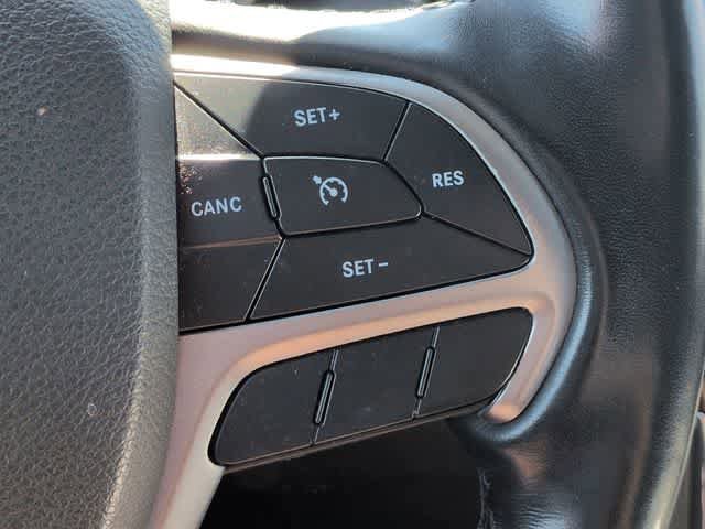 Used 2022 Jeep Grand Cherokee Laredo E w/ Security & Convenience Group AWD/4WD image 24