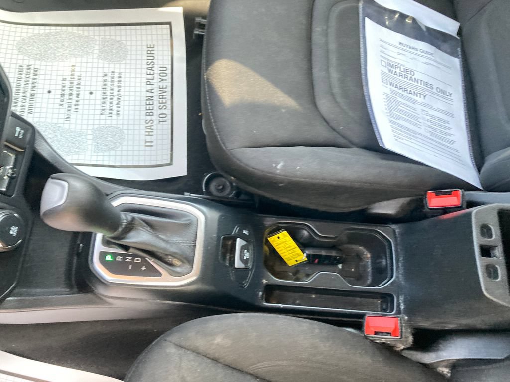 Used 2019 Jeep Renegade Latitude w/ Cold Weather Group AWD/4WD image 33