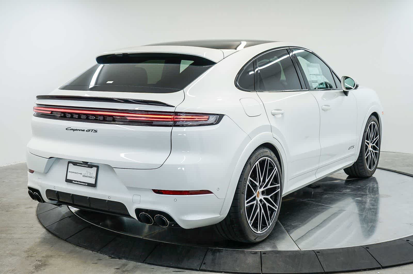 New 2026 Porsche Cayenne GTS AWD/4WD image 9