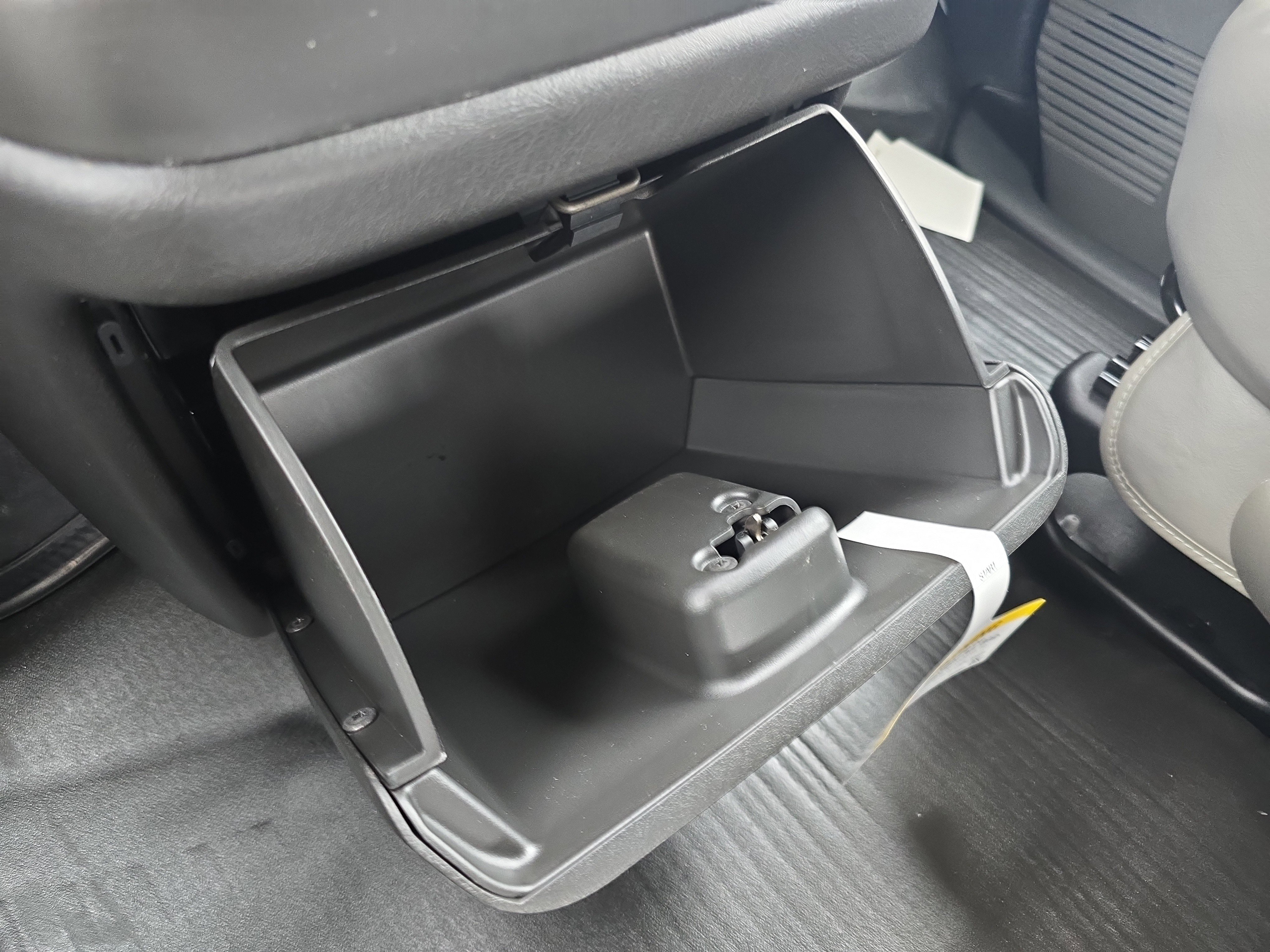 New 2025 GMC Savana 3500 Extended w/ Driver Convenience Package image 31
