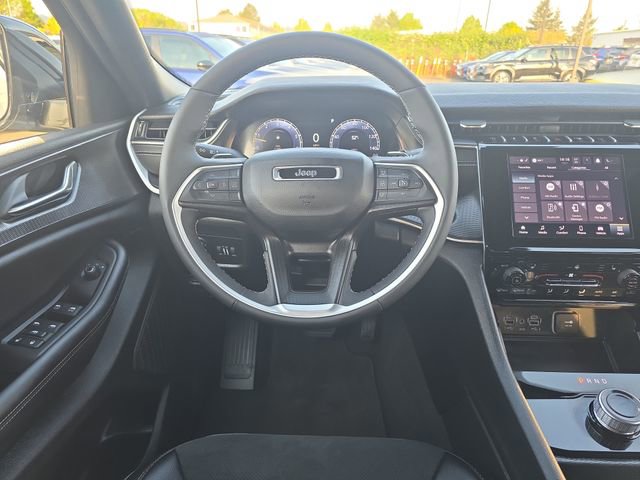 Used 2024 Jeep Grand Cherokee Altitude AWD/4WD image 17