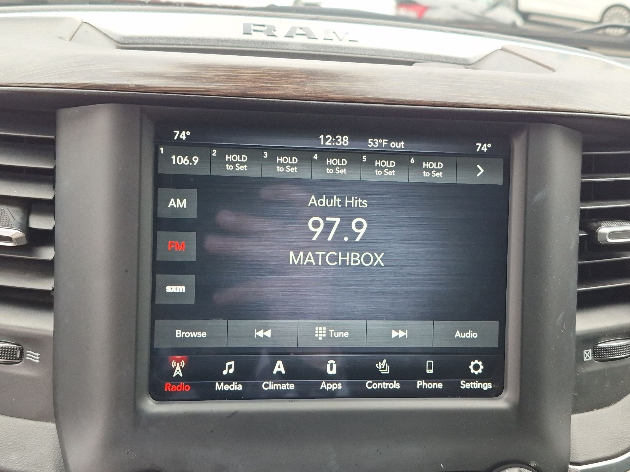 Used 2020 RAM 1500 Laramie AWD/4WD image 22