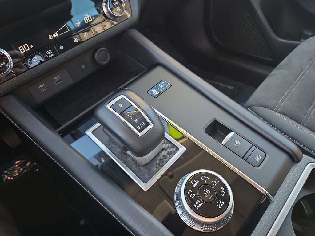 Used 2023 Mitsubishi Outlander LE image 24