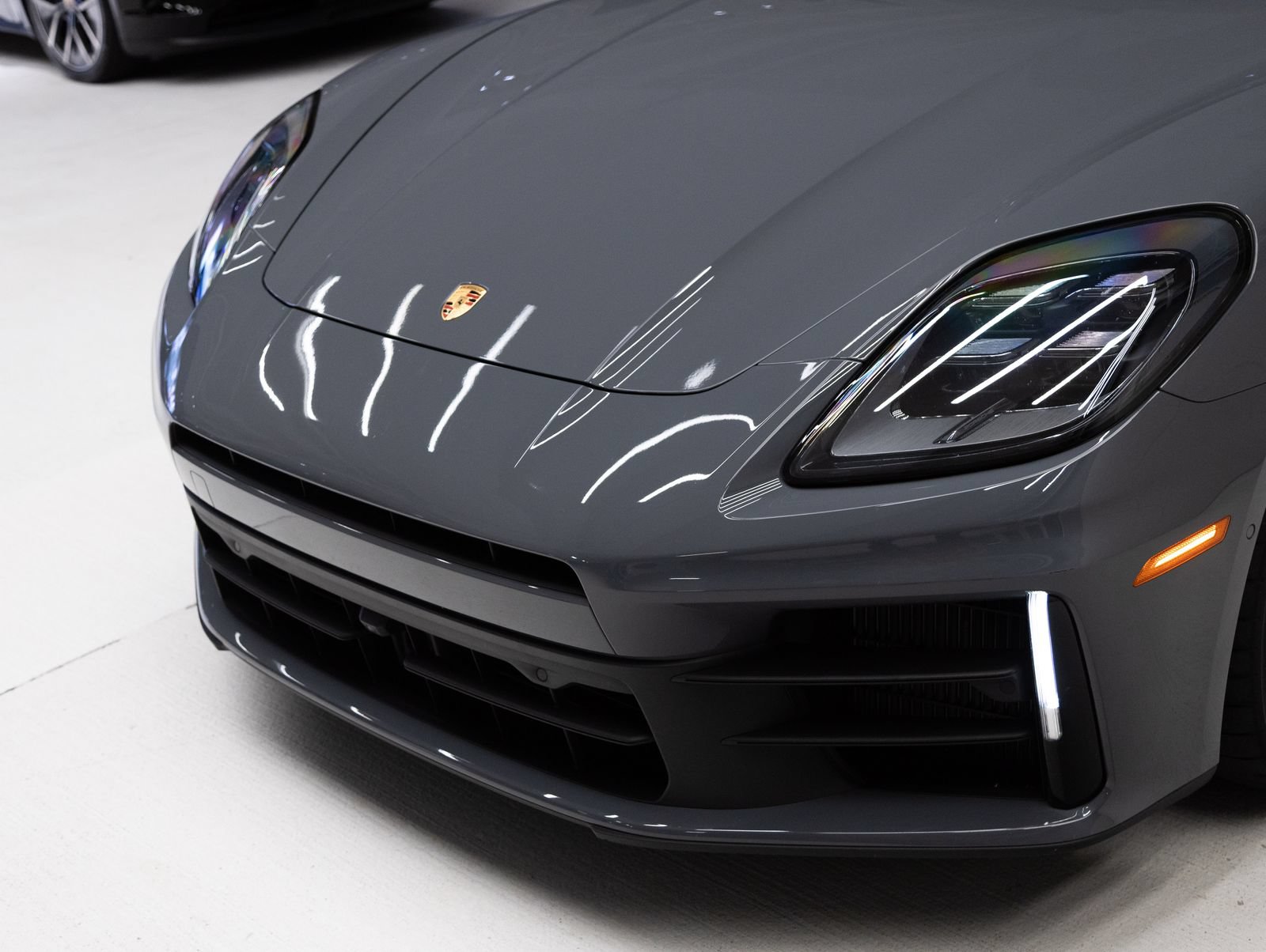 Certified 2025 Porsche Panamera image 33