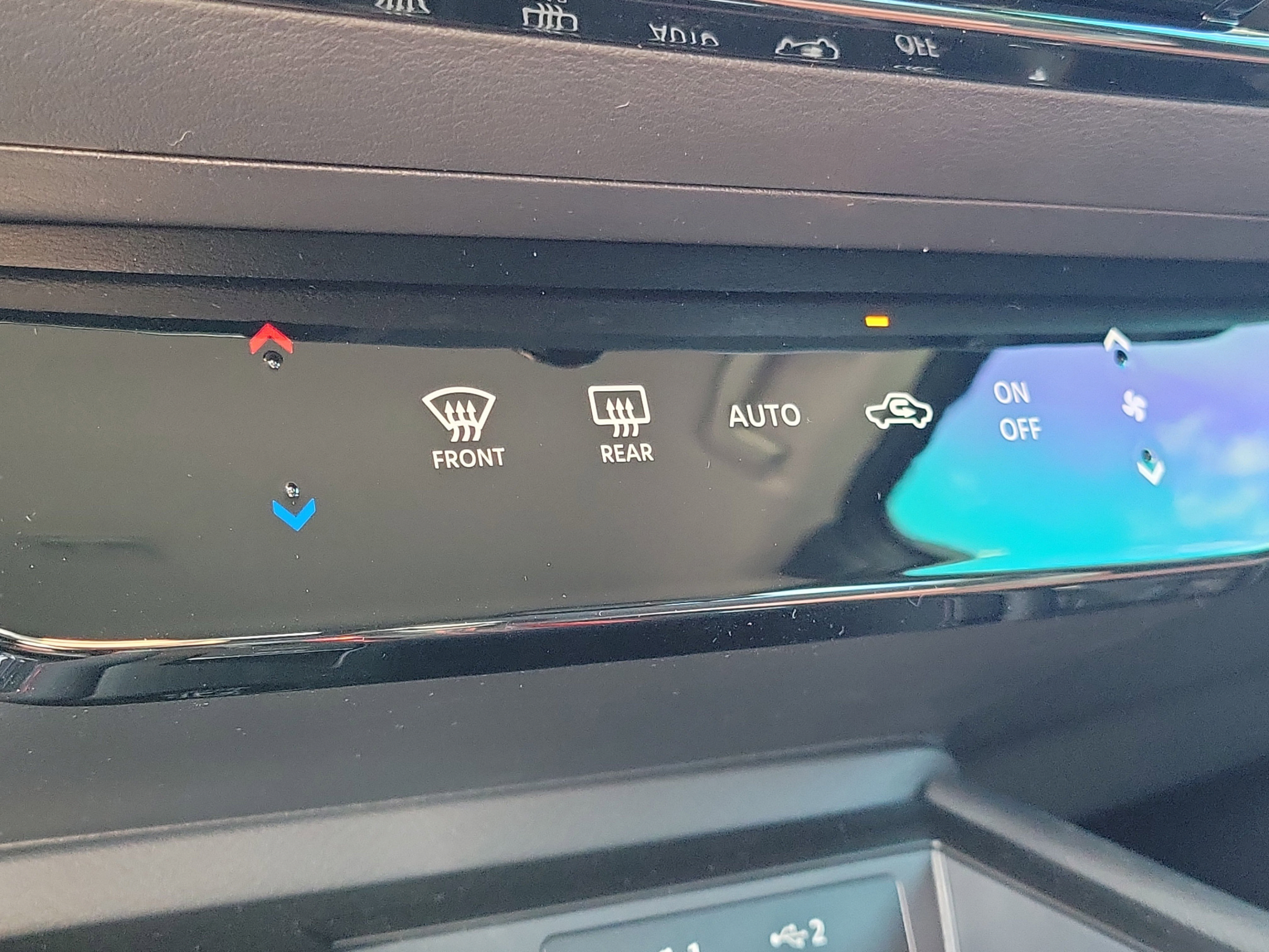 New 2025 Nissan Kicks SR FWD image 25