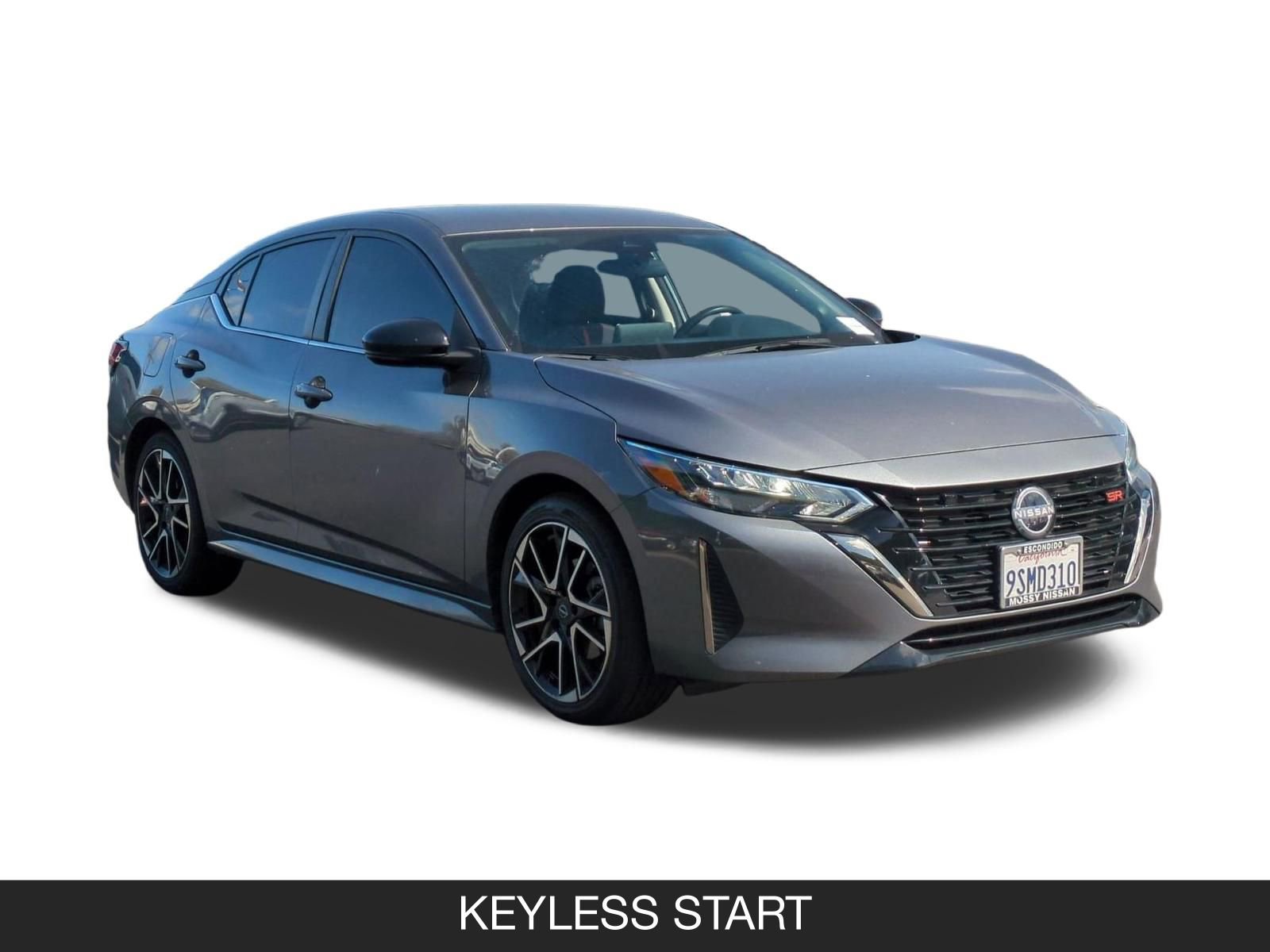 Used 2025 Nissan Sentra SR FWD image 2