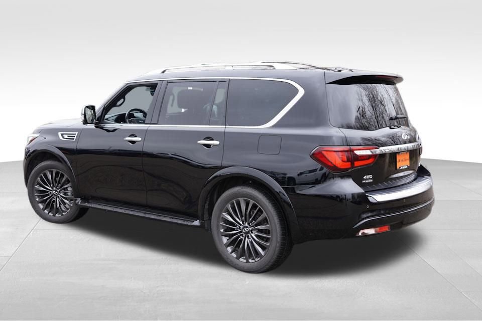 Used 2023 INFINITI QX80 Sensory w/ All-Season Package image 8