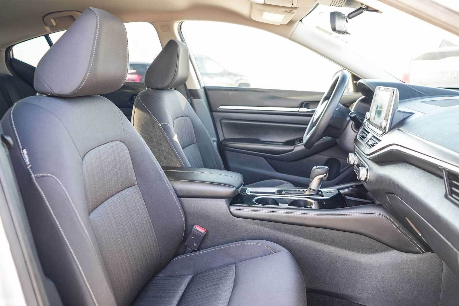 Used 2023 Nissan Altima 2.5 SV FWD image 16