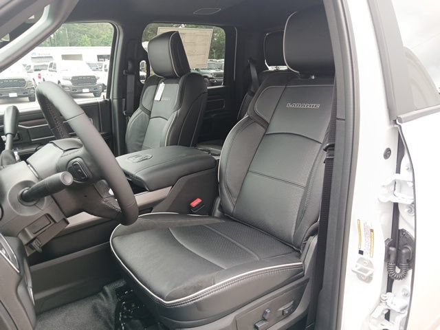 New 2026 RAM 5500 4x4 Crew Cab w/ Laramie Trim Package image 32