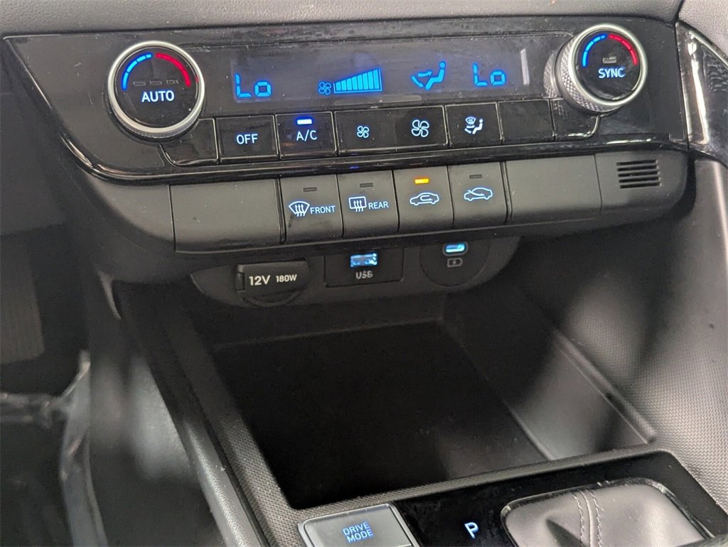 Certified 2024 Hyundai Elantra Blue image 22