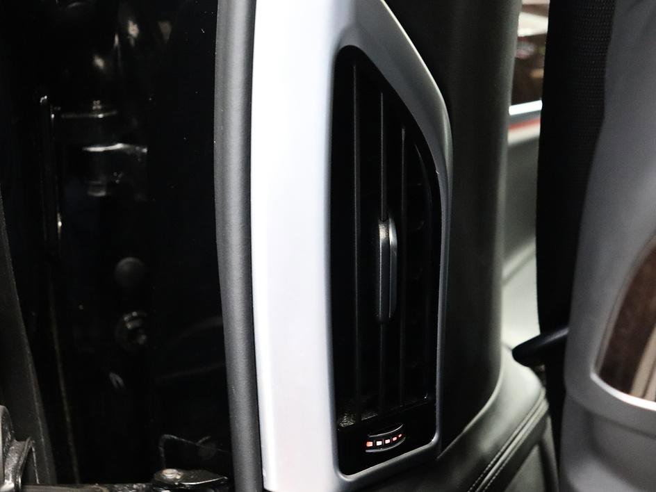 Used 2017 BMW 750i RWD image 21