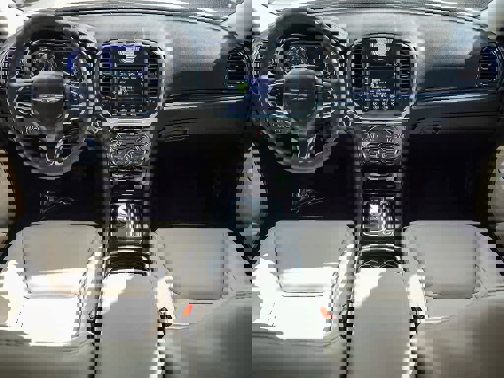 Certified 2023 Chrysler 300 Touring L image 11