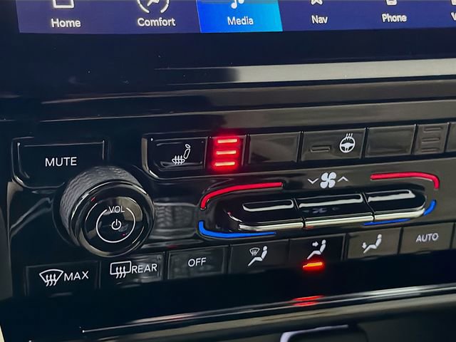 Used 2023 Jeep Grand Cherokee Limited image 22