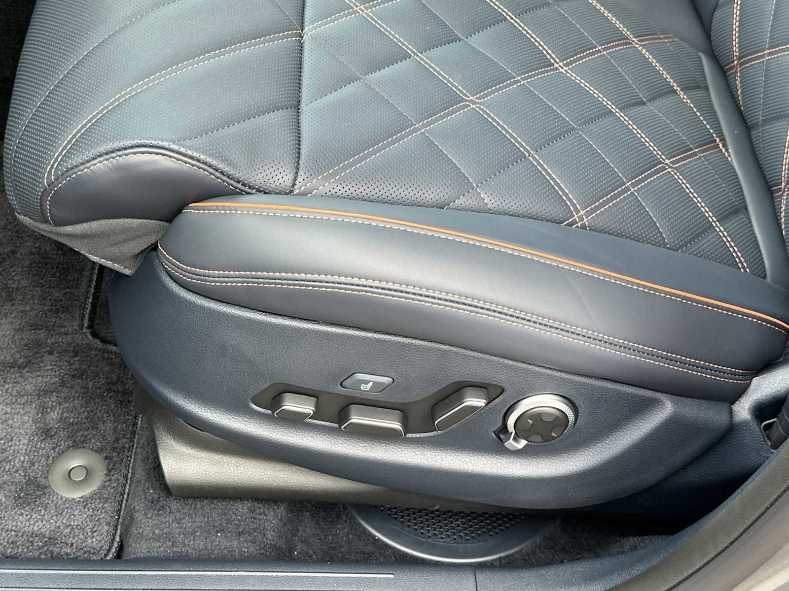 New 2026 Genesis GV70 3.5T Sport Prestige AWD/4WD image 10