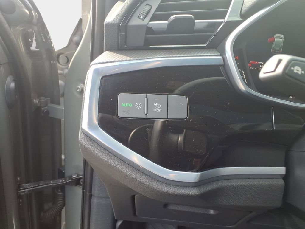 Used 2022 Audi Q3 2.0T Premium Plus w/ Premium Plus Package image 18