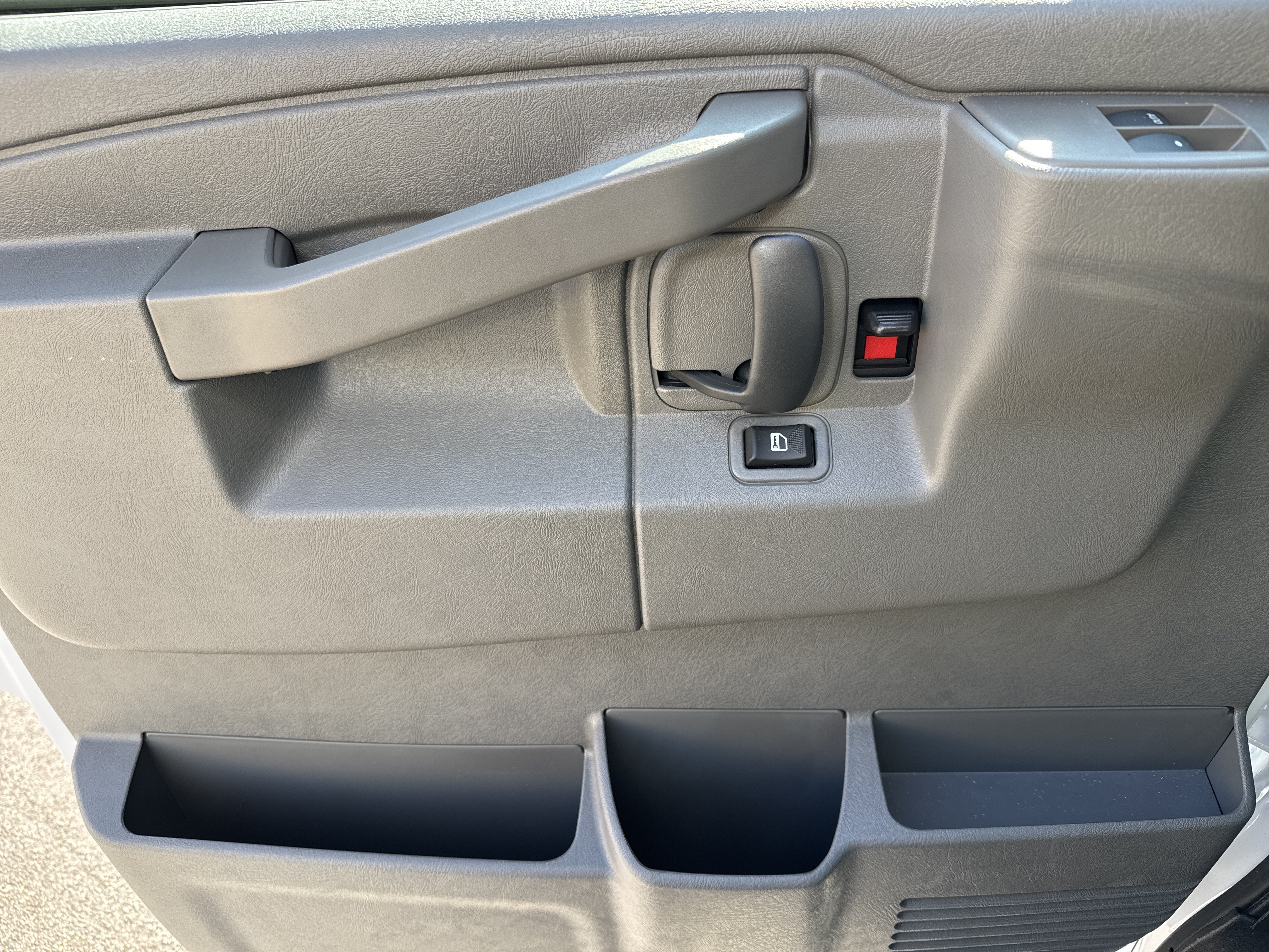New 2026 GMC Savana 3500 w/ Power Convenience Package RWD image 14